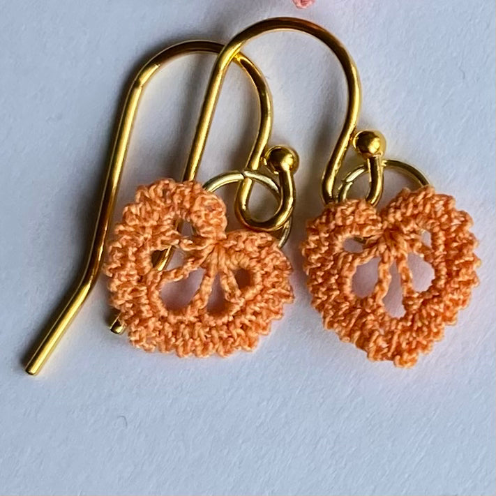 Micro-crochet heart earrings