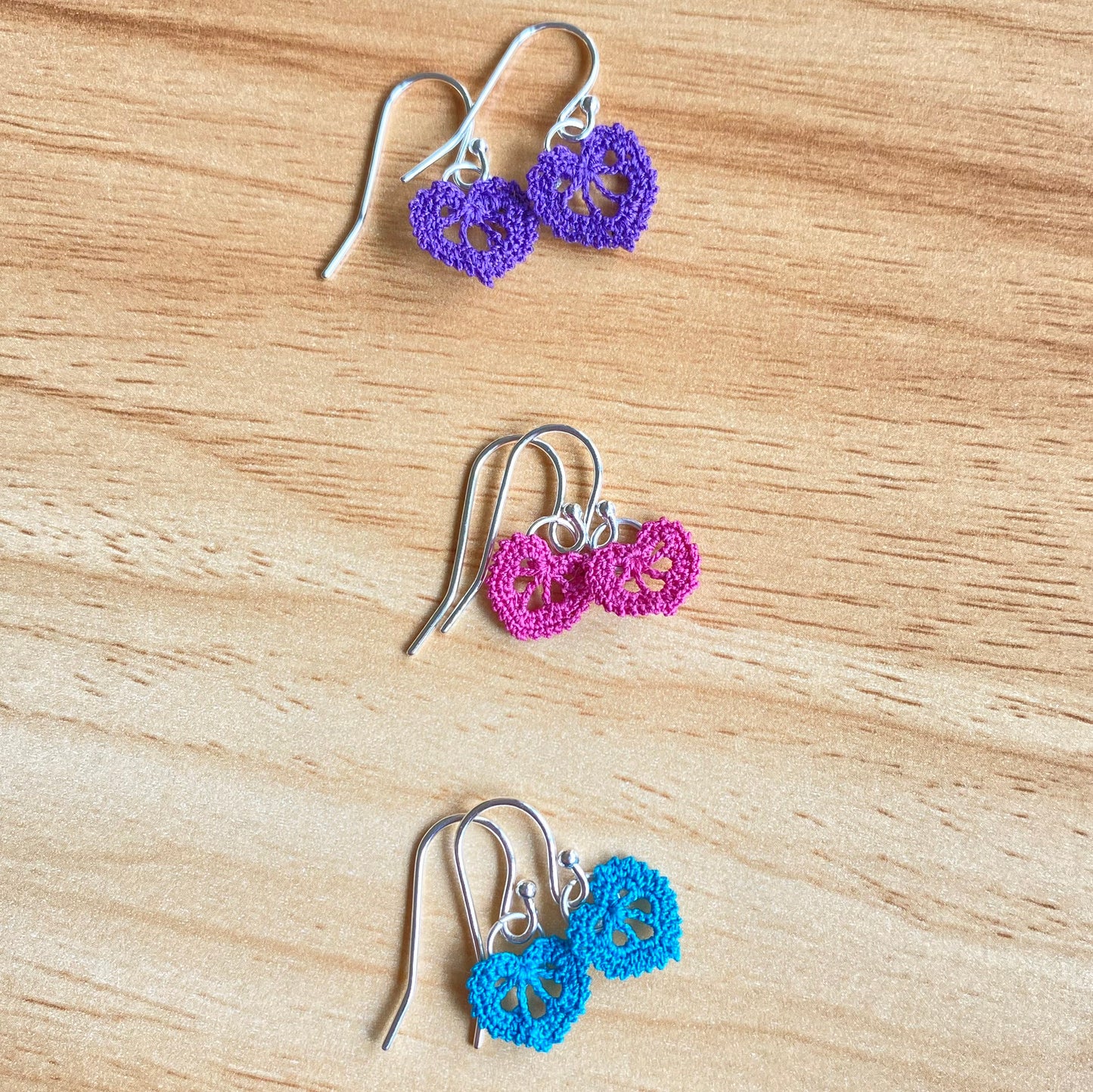 Micro-crochet heart earrings