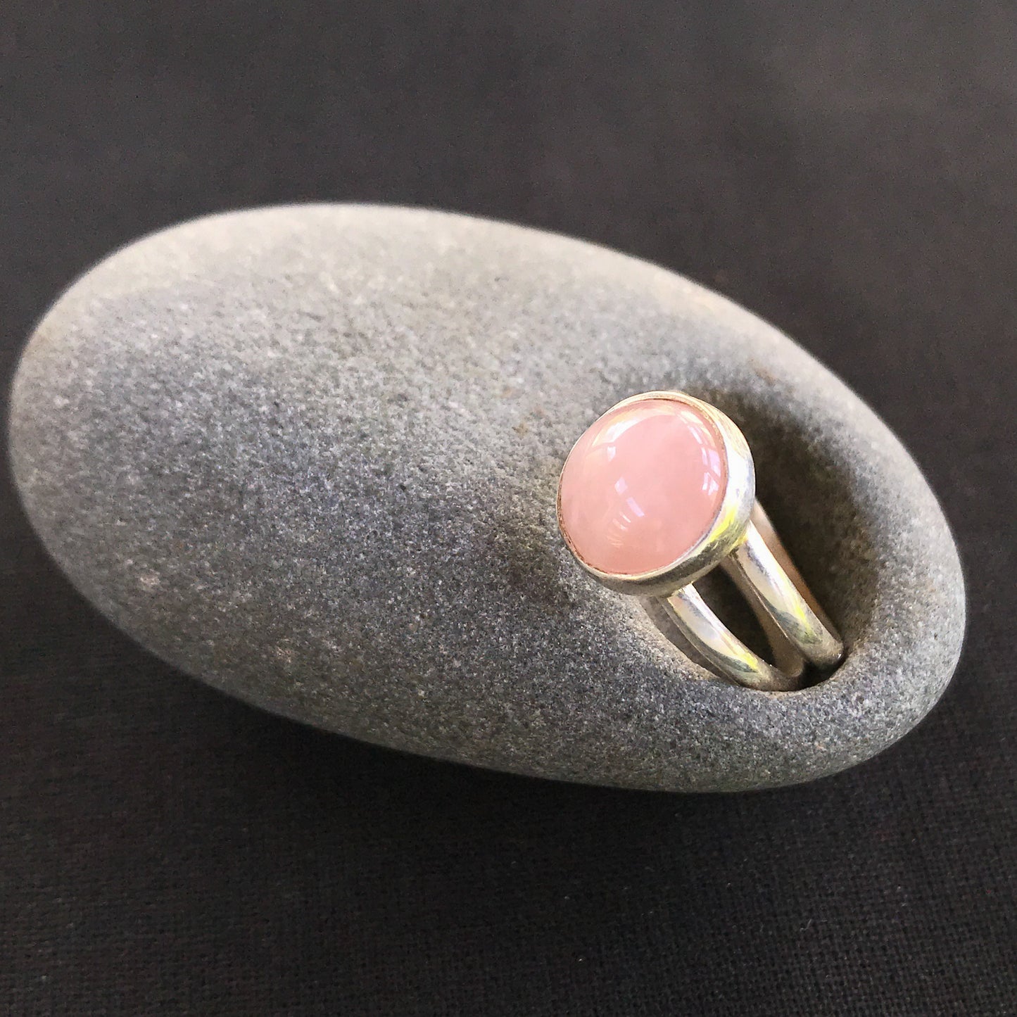 Rose Quartz Split-Shank Ring Size US 5