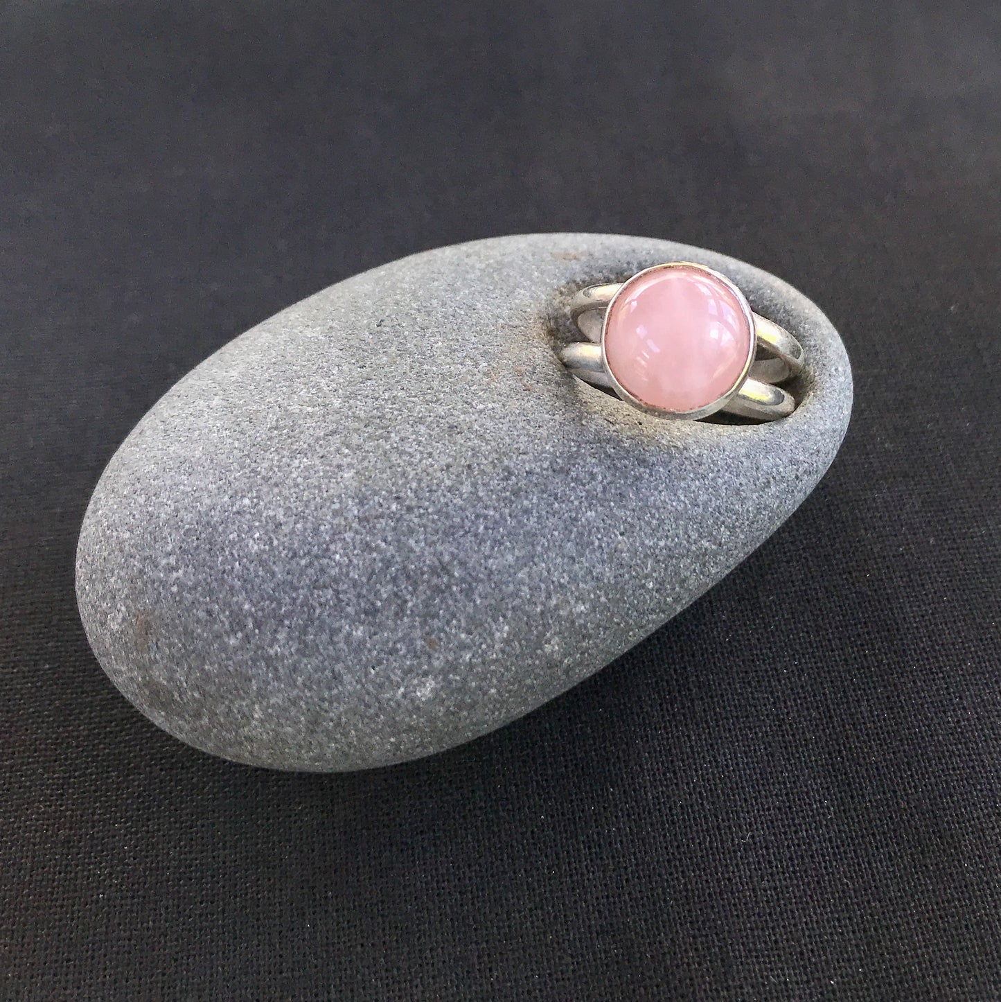 Rose Quartz Split-Shank Ring Size US 5